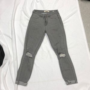 Gray skinny jean